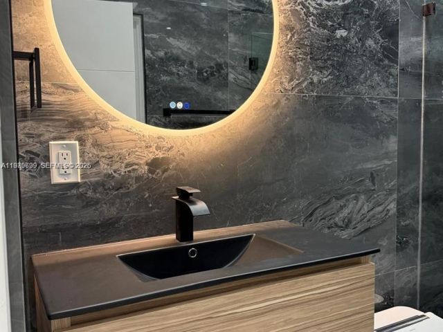 Дом в аренду по адресу 401 NW 131st St 401 - фото 7475558