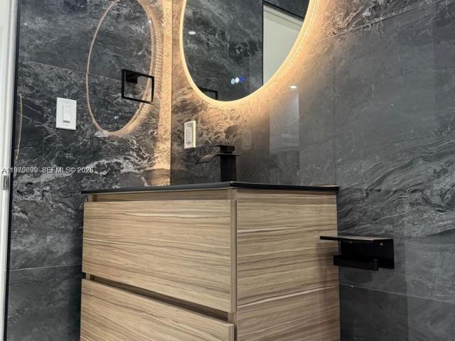 Дом в аренду по адресу 401 NW 131st St 401 - фото 7475559