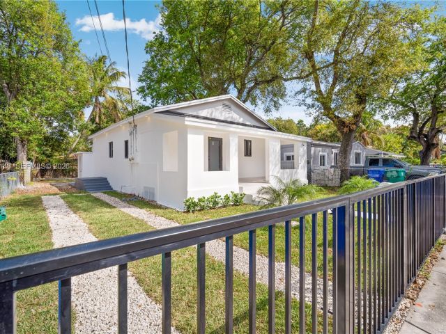 Продажа дома по адресу 5511 NW 4th Ave - фото 7509125