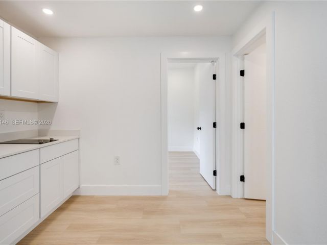 Продажа дома по адресу 5511 NW 4th Ave - фото 7509142