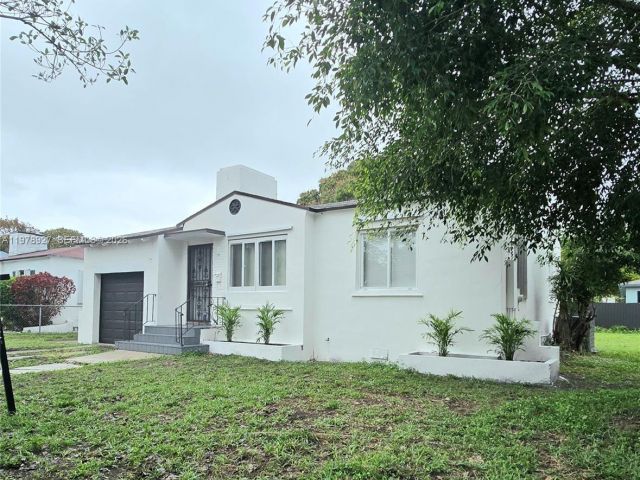 Продажа дома по адресу 911 NW 45th St - фото 7517763