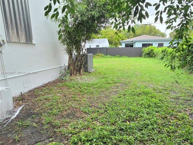 Продажа дома по адресу 911 NW 45th St - фото 7517765