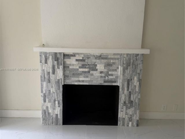 Продажа дома по адресу 911 NW 45th St - фото 7517770