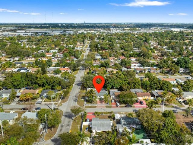 Дом в аренду по адресу 201 NE 169th St 201 - фото 7481016