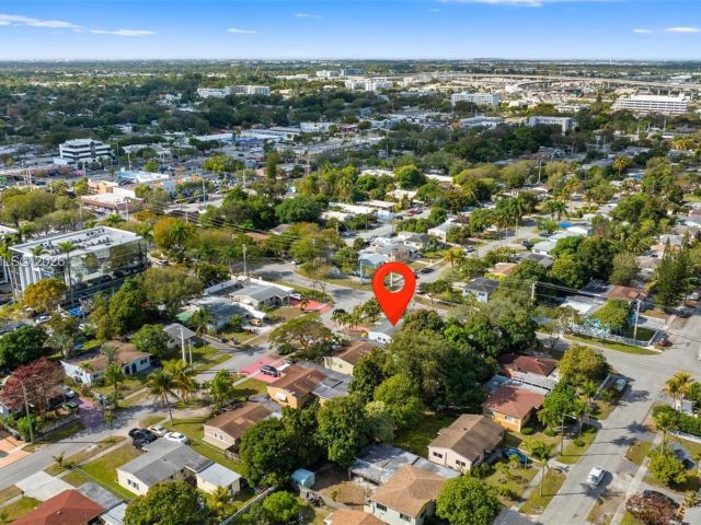 Дом в аренду по адресу 201 NE 169th St 201 - фото 7481017