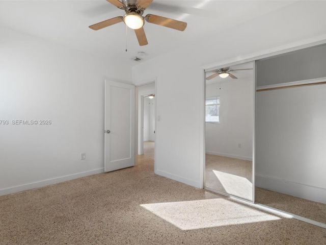 Дом в аренду по адресу 201 NE 169th St 201 - фото 7481033