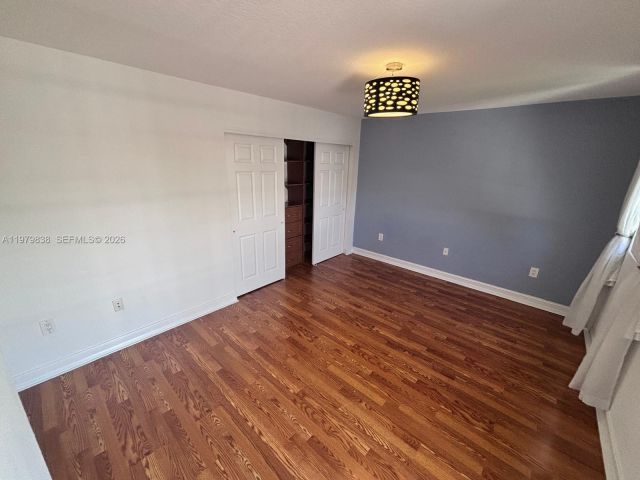 Дом в аренду по адресу 21009 NE 31st Ave 0 - фото 7515196