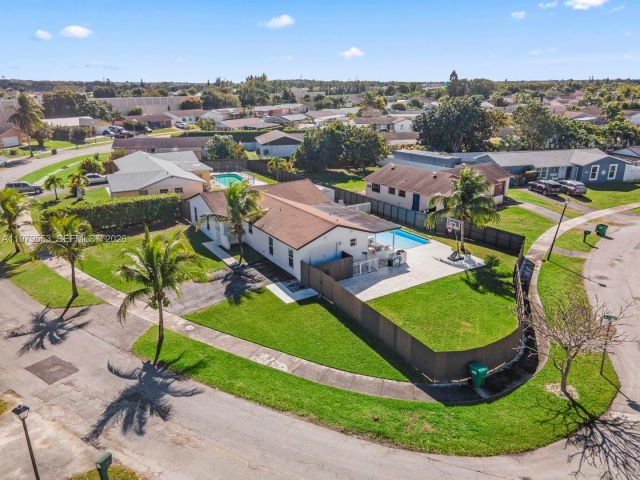 Продажа дома по адресу 13000 SW 260th Ter - фото 7459870