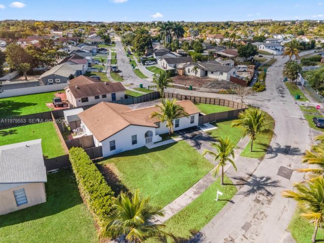 Продажа дома по адресу 13000 SW 260th Ter - фото 7459872