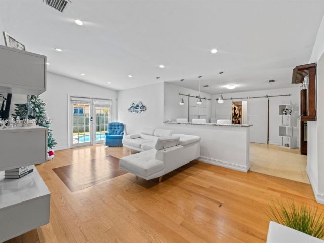 Продажа дома по адресу 13000 SW 260th Ter - фото 7459875