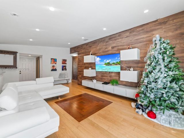 Продажа дома по адресу 13000 SW 260th Ter - фото 7459881