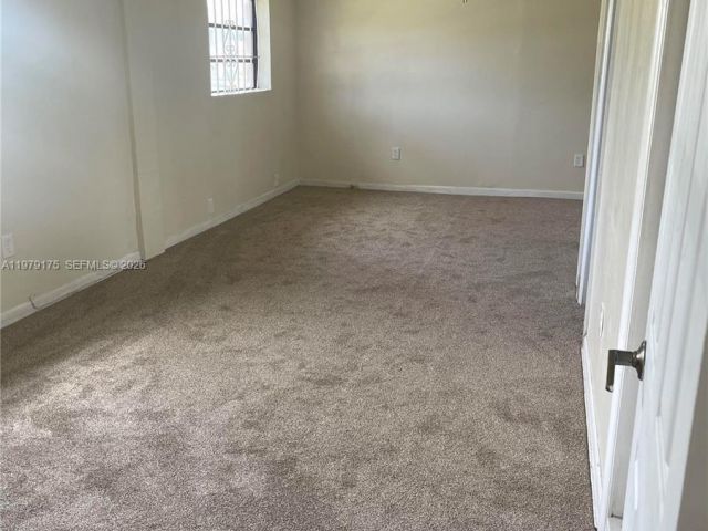 Дом в аренду по адресу 3241 NW 154th Ter - фото 7479805