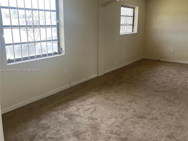 Дом в аренду по адресу 3241 NW 154th Ter - фото 7479807