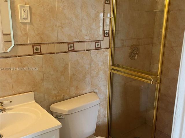 Дом в аренду по адресу 3241 NW 154th Ter - фото 7479809