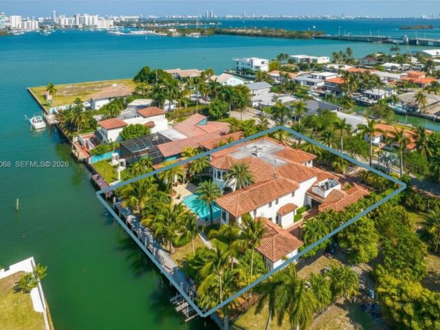 Продажа дома по адресу 1201 NE 83rd St - фото 7532757