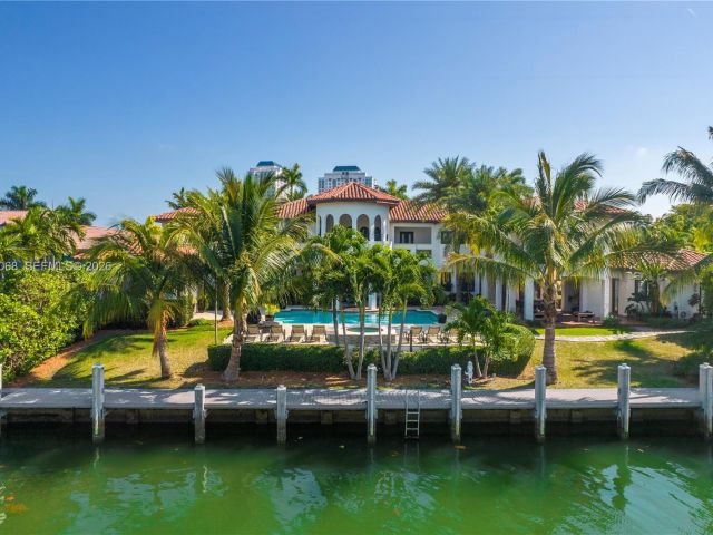 Продажа дома по адресу 1201 NE 83rd St - фото 7532758