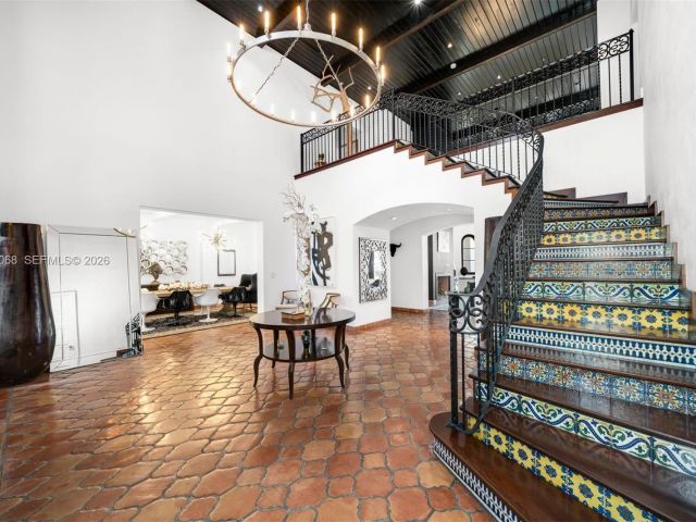 Продажа дома по адресу 1201 NE 83rd St - фото 7532760