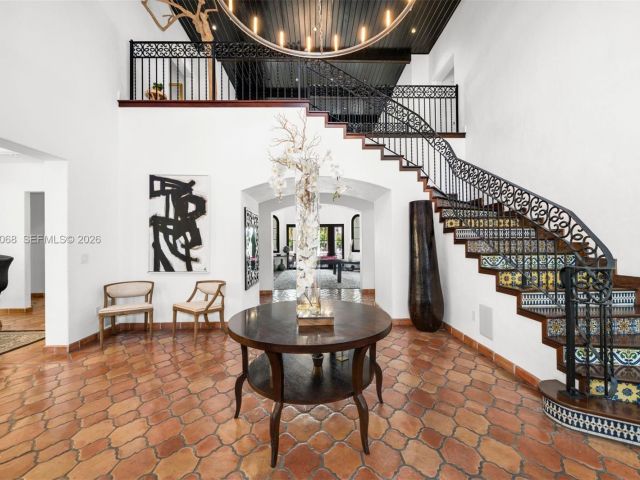 Продажа дома по адресу 1201 NE 83rd St - фото 7532768