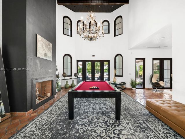 Продажа дома по адресу 1201 NE 83rd St - фото 7532769