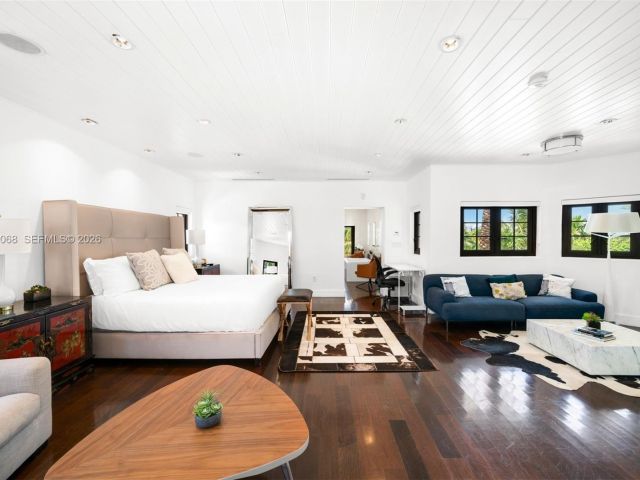 Продажа дома по адресу 1201 NE 83rd St - фото 7532773