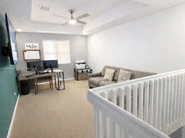 Дом в аренду по адресу 445 NW 36th Ave - фото 7478510