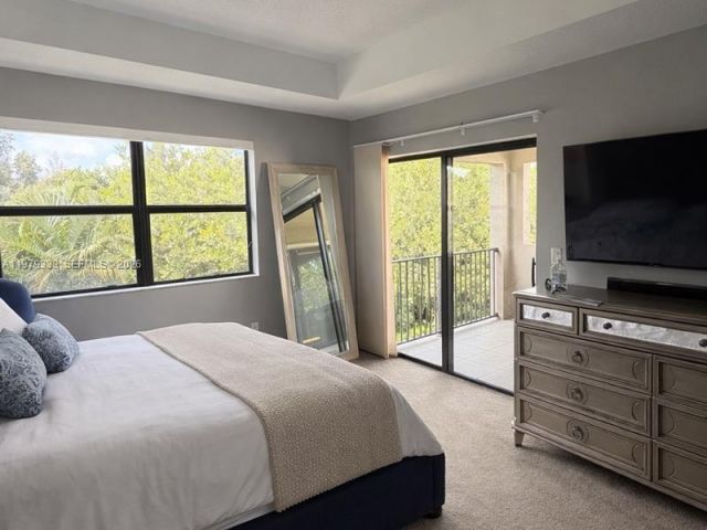 Дом в аренду по адресу 445 NW 36th Ave - фото 7478513