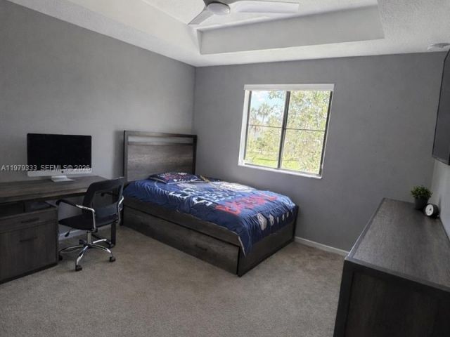 Дом в аренду по адресу 445 NW 36th Ave - фото 7478516