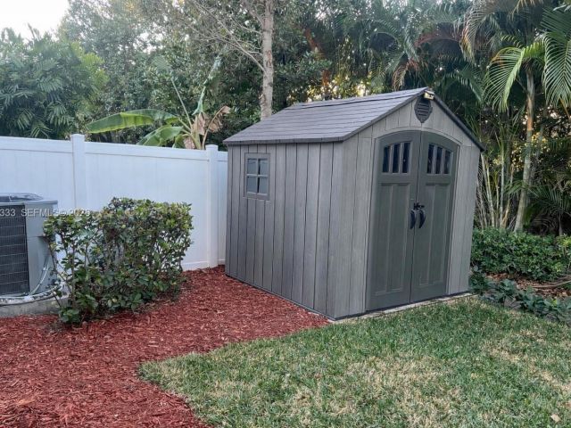 Дом в аренду по адресу 445 NW 36th Ave - фото 7478521