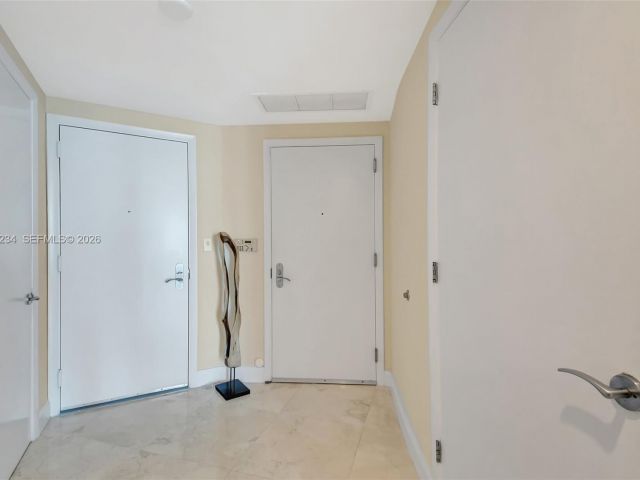 Квартира в аренду номер2006 - фото 7513836