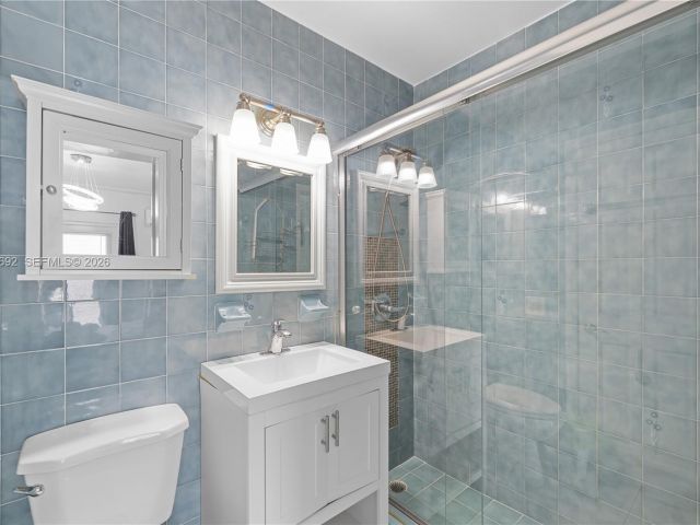 Продажа дома по адресу 1761 SW 14 Street - фото 7464738