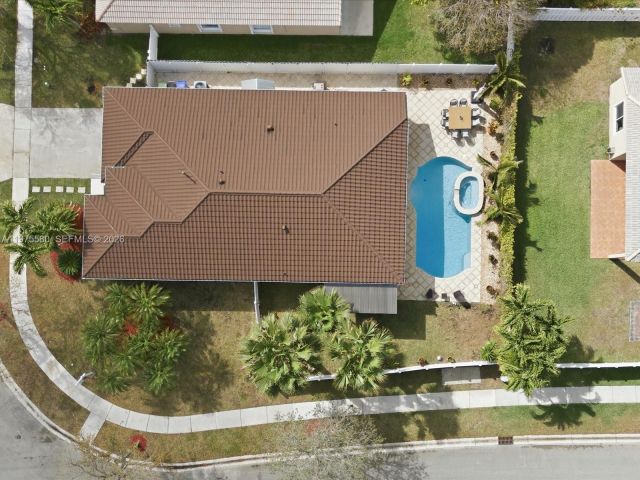 Дом в аренду по адресу 14205 NW 21st St - фото 7521857