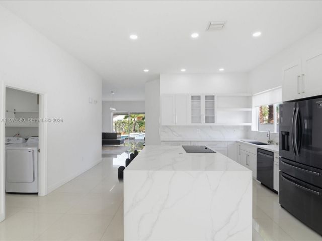 Дом в аренду по адресу 14205 NW 21st St - фото 7521863