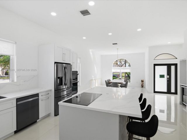 Дом в аренду по адресу 14205 NW 21st St - фото 7521866