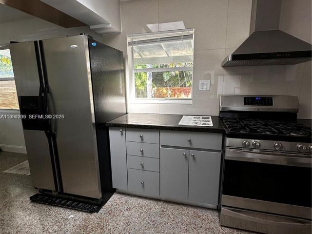 Дом в аренду по адресу 1561 NE 29th St - фото 7478438