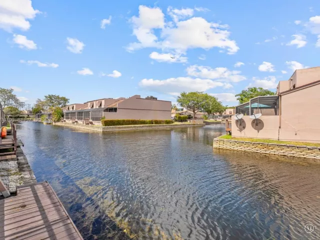 Продажа дома по адресу 12259 NW 11th St - фото 7541178