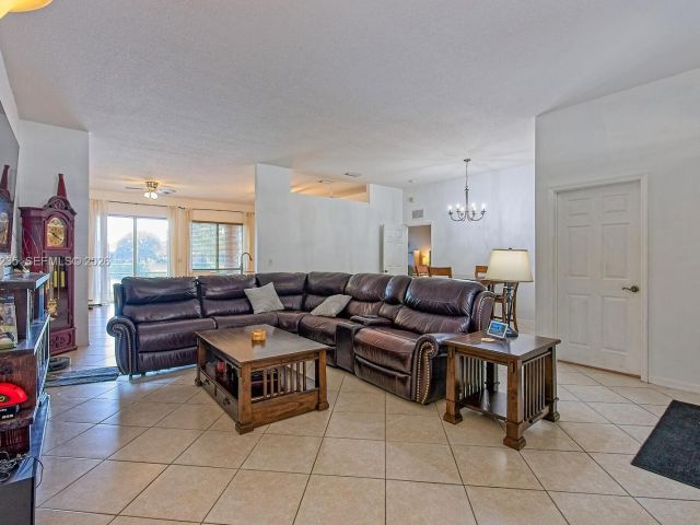 Продажа дома по адресу 1921 SE 16 Ave - фото 7458967