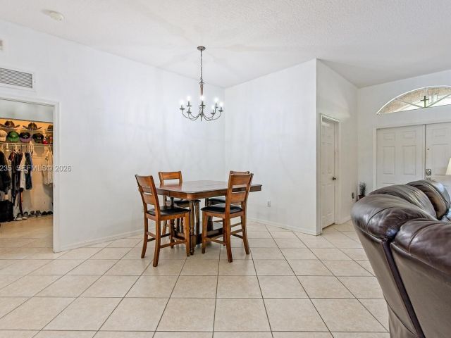 Продажа дома по адресу 1921 SE 16 Ave - фото 7458969