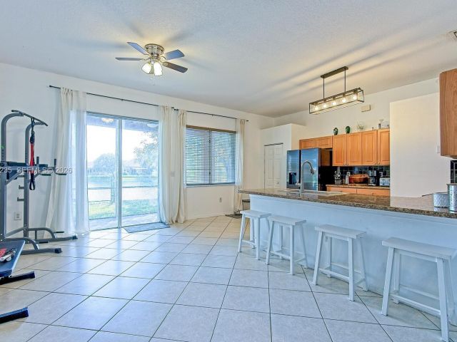 Продажа дома по адресу 1921 SE 16 Ave - фото 7458972