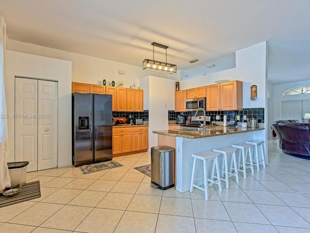 Продажа дома по адресу 1921 SE 16 Ave - фото 7458973