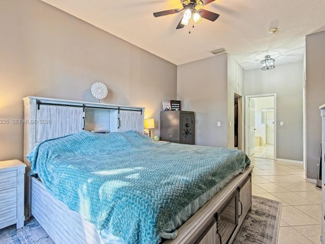 Продажа дома по адресу 1921 SE 16 Ave - фото 7458976