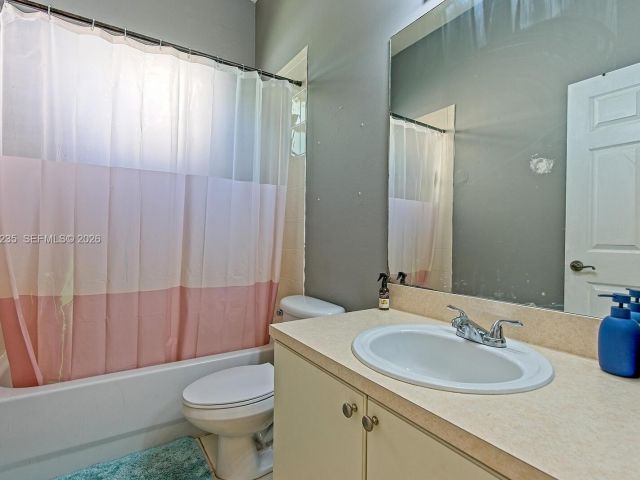 Продажа дома по адресу 1921 SE 16 Ave - фото 7458982