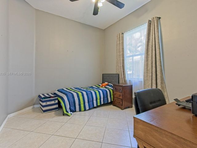 Продажа дома по адресу 1921 SE 16 Ave - фото 7458985