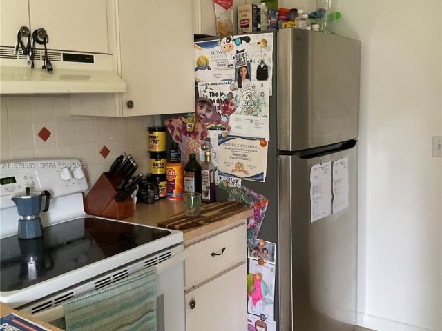 Дом в аренду по адресу 9469 SW 53rd St 9469 - фото 7450793