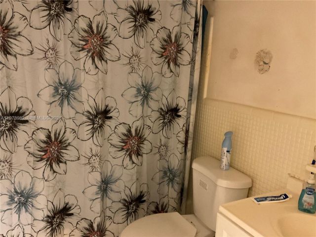 Дом в аренду по адресу 9469 SW 53rd St 9469 - фото 7450794