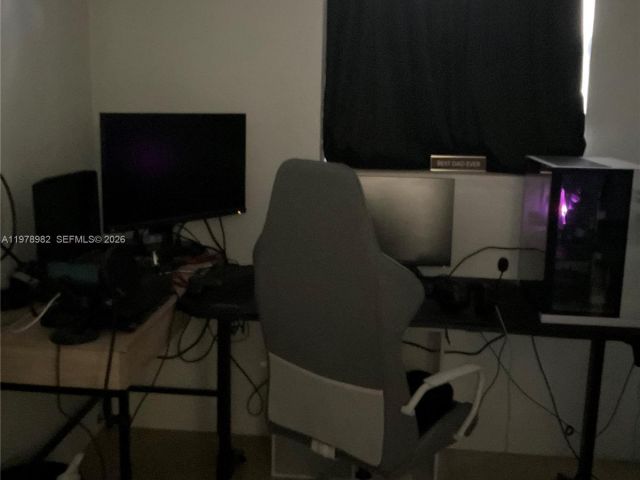 Дом в аренду по адресу 9469 SW 53rd St 9469 - фото 7450796