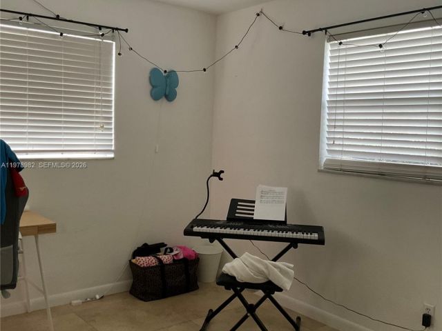 Дом в аренду по адресу 9469 SW 53rd St 9469 - фото 7450797