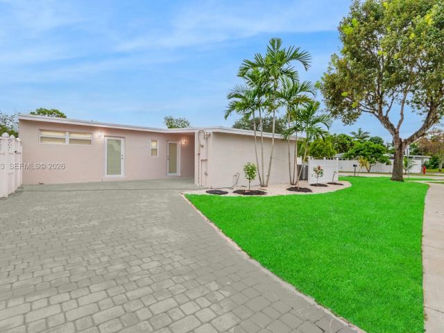 Дом в аренду по адресу 3137 SW 15th St - фото 7482842