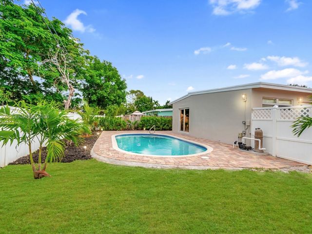 Дом в аренду по адресу 3137 SW 15th St - фото 7482844