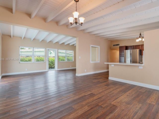 Дом в аренду по адресу 3137 SW 15th St - фото 7482846