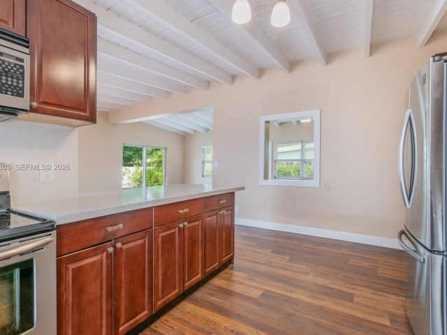 Дом в аренду по адресу 3137 SW 15th St - фото 7482850